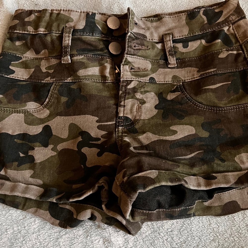 Womens camo shorts